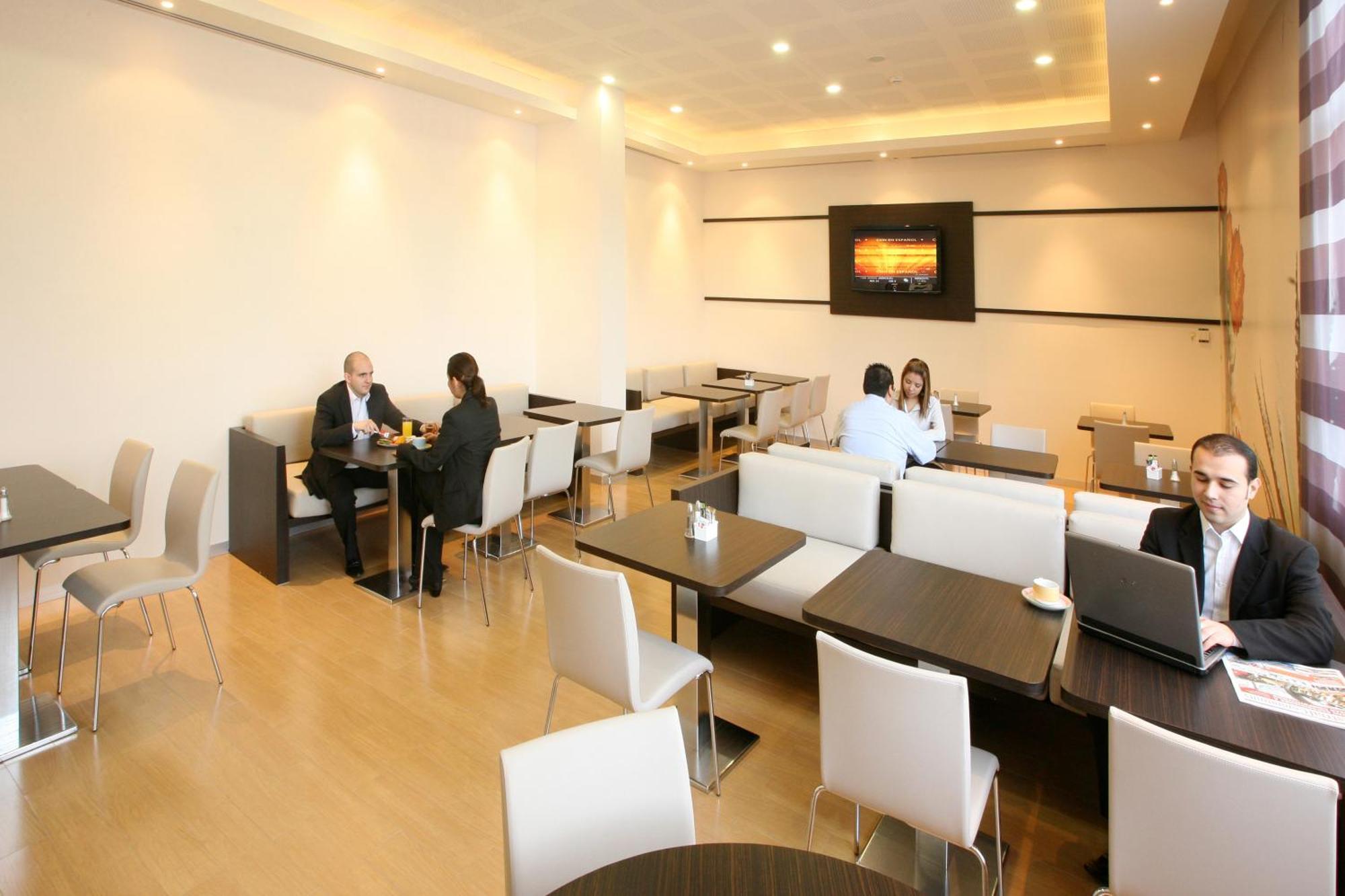 Ibis Monterrey Valle San Pedro Garza Garcia Buitenkant foto