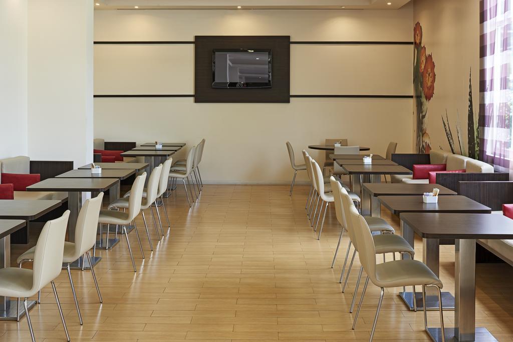Ibis Monterrey Valle San Pedro Garza Garcia Buitenkant foto