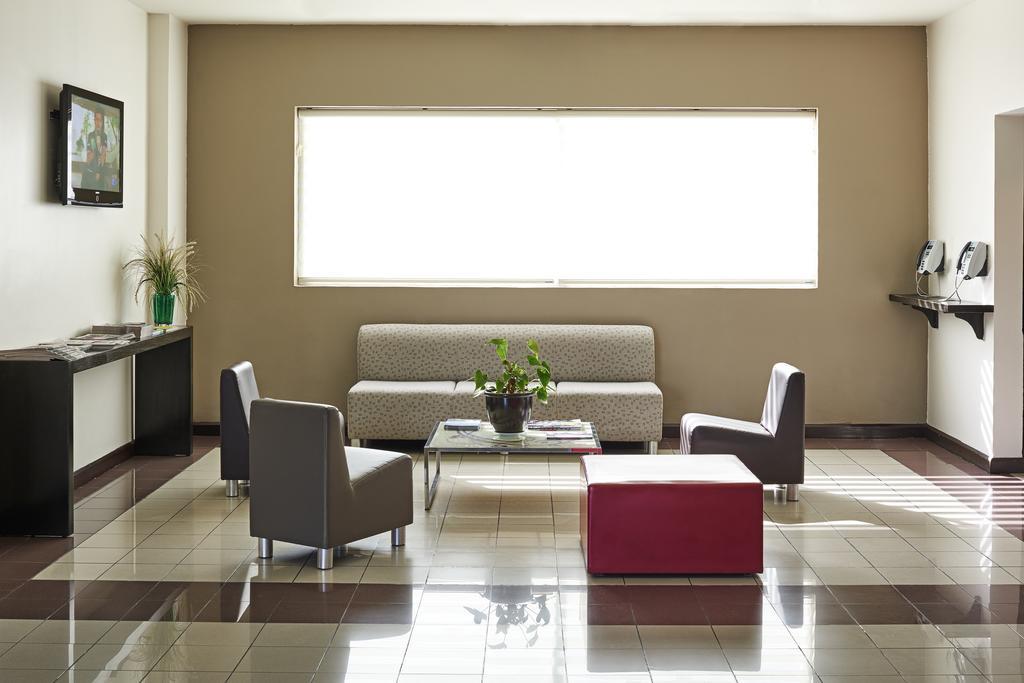 Ibis Monterrey Valle San Pedro Garza Garcia Buitenkant foto
