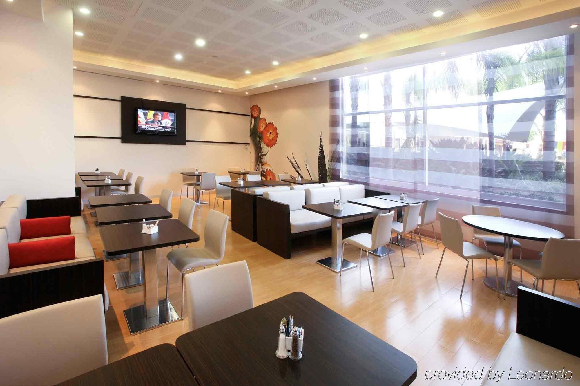 Ibis Monterrey Valle San Pedro Garza Garcia Buitenkant foto