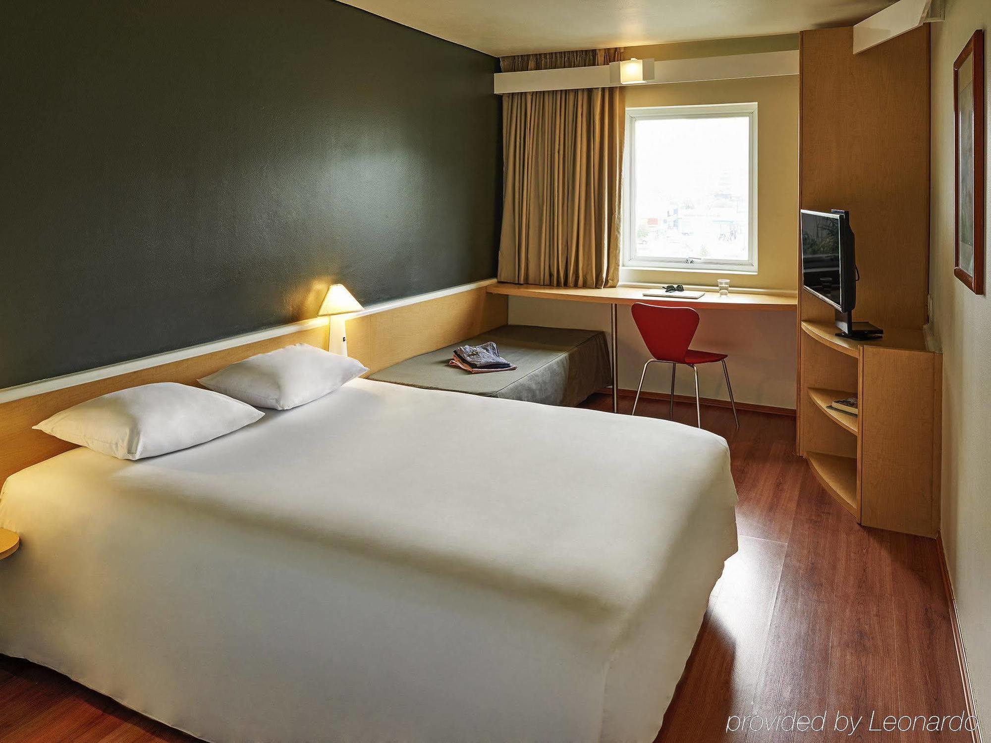 Ibis Monterrey Valle San Pedro Garza Garcia Buitenkant foto